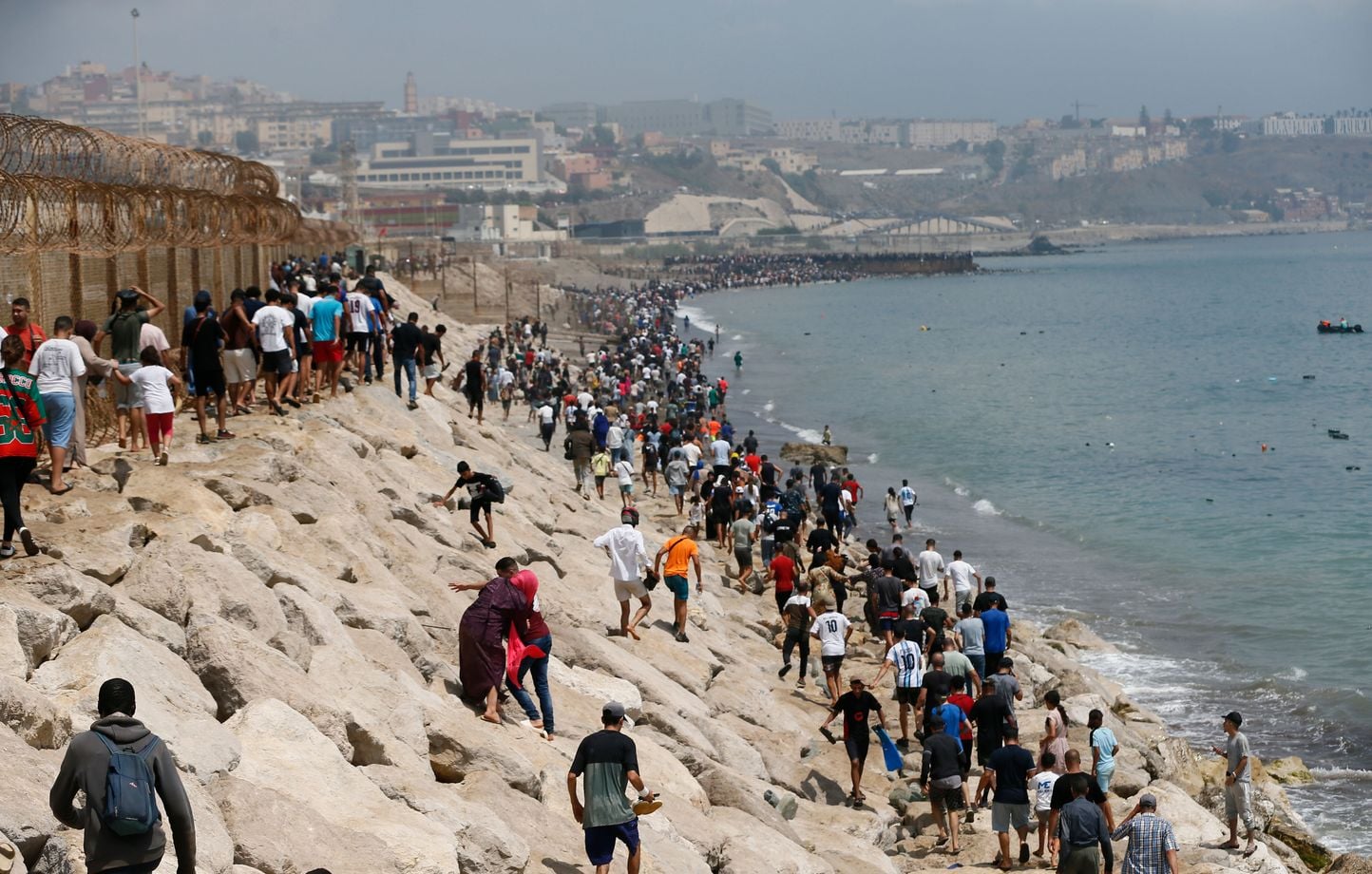 Crise à Ceuta : 60.000 migrants, 34 morts, renforts en cours