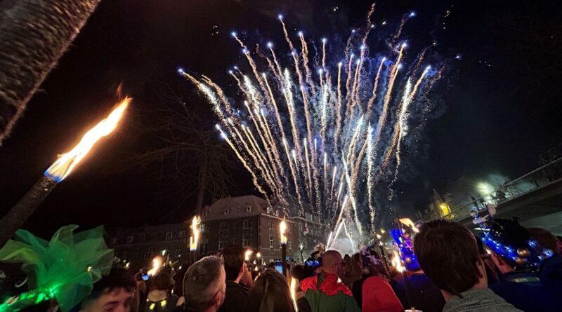 De nombreuses communes ne maintiennent pas les feux d'artifice pour la fête nationale.
