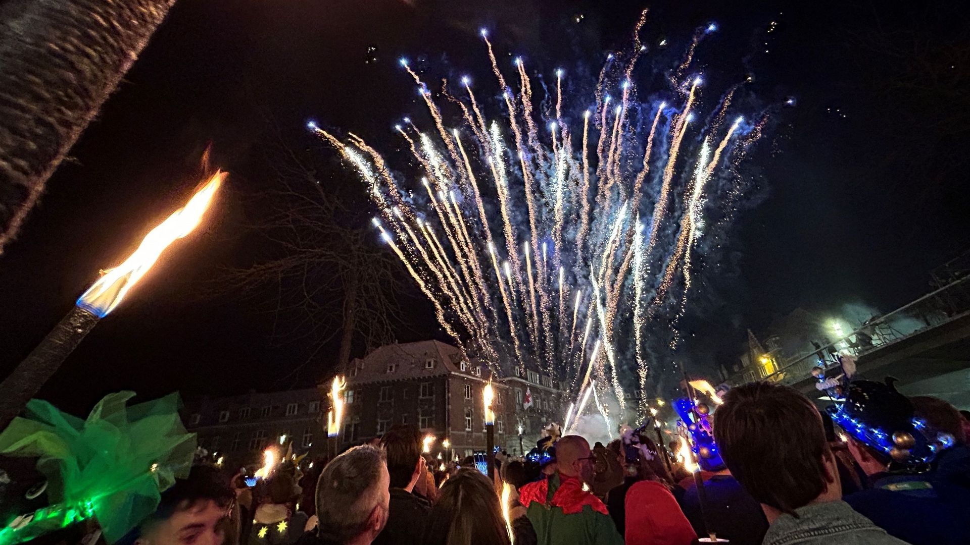 De nombreuses communes ne maintiennent pas les feux d'artifice pour la fête nationale.