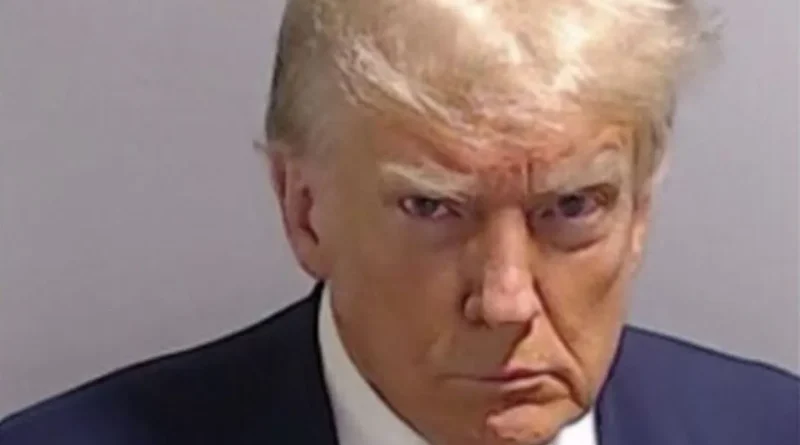 Défaite de Donald Trump en 2020 : 260 experts du FBI scrutent un bureau électoral en Géorgie.