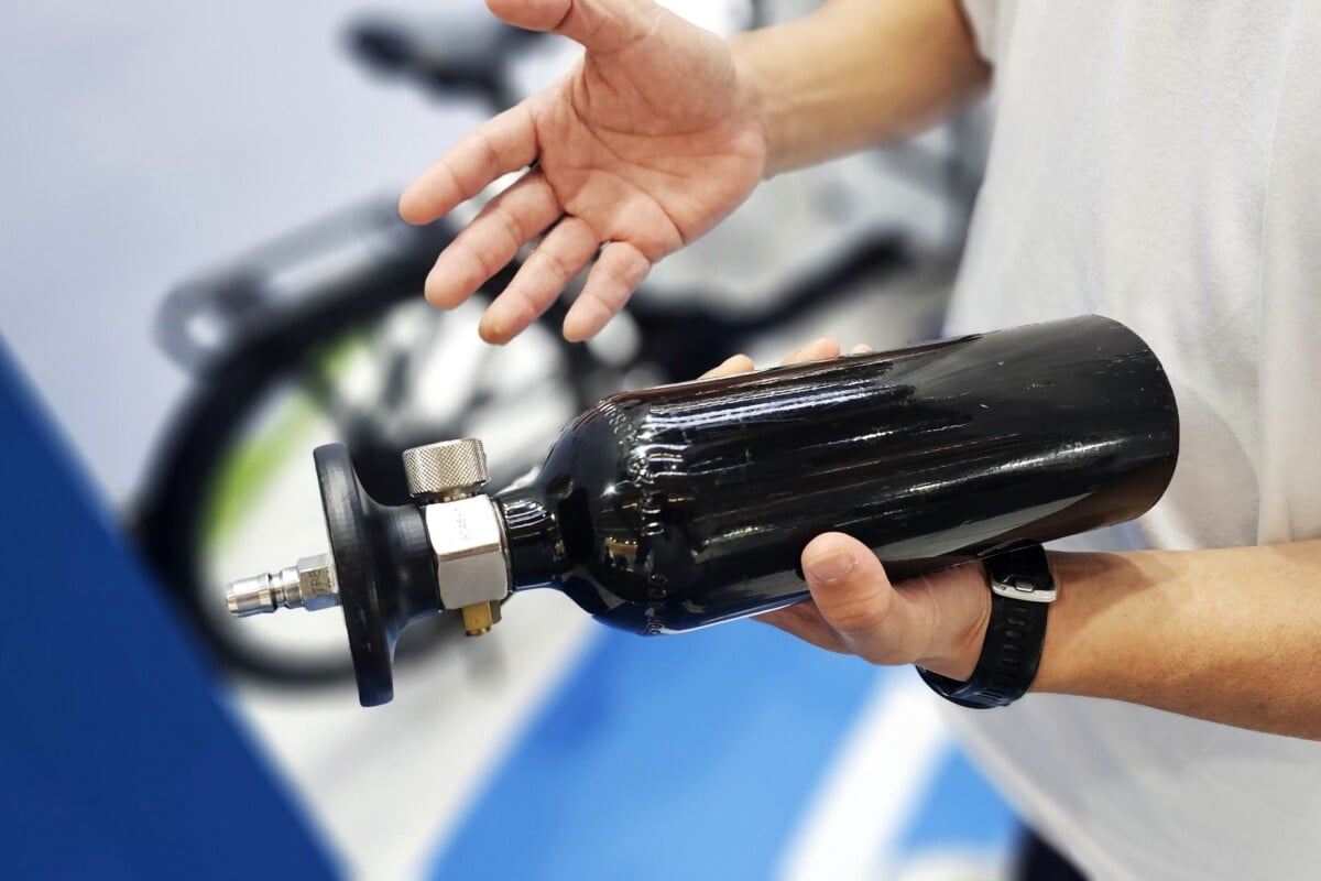 Vélo hydrogène Sinbon Nexcellent bonbonne