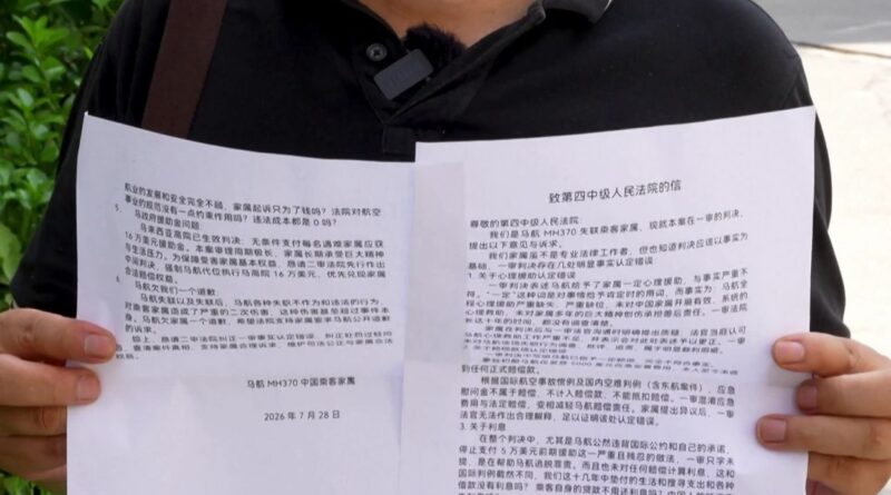 Disparition de l'avion de Malaysia Airlines en 2014 : des proches réclament des réponses.