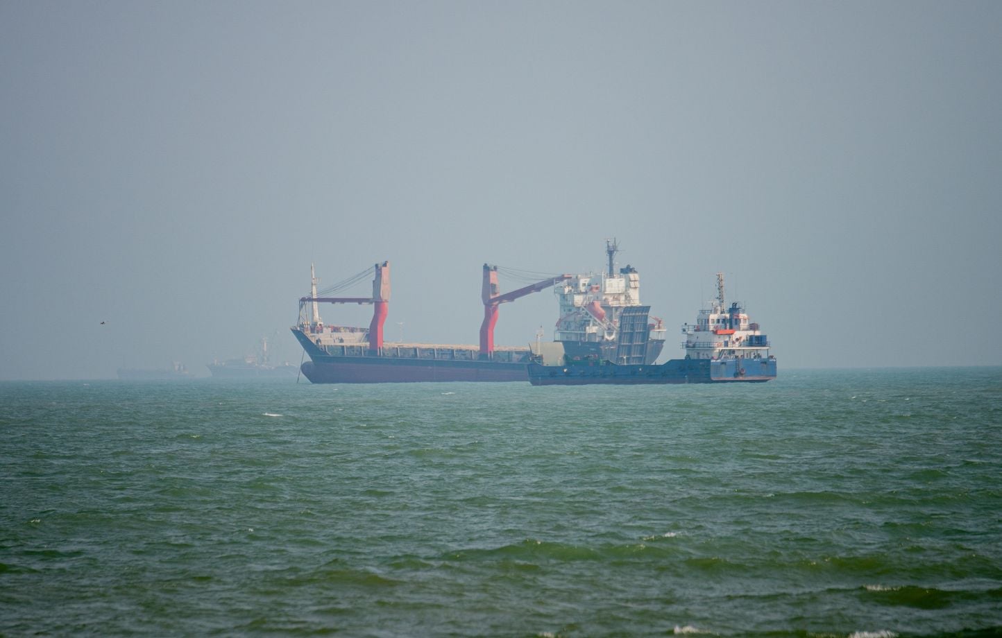 EN DIRECT Moyen-Orient : L'Iran annonce avoir attaqué un pétrolier escorté dans le détroit d'Ormuz…