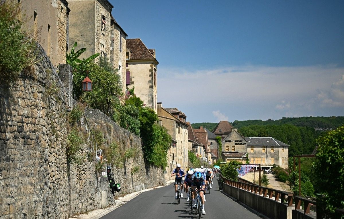 EN DIRECT Tour de France : 9e étape raccourcie, terrain propice aux échappées