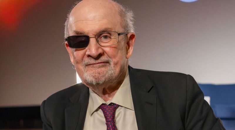 Etats-Unis : l’assaillant de Salman Rushdie reconnu coupable de terrorisme, Iran, Hezbollah…