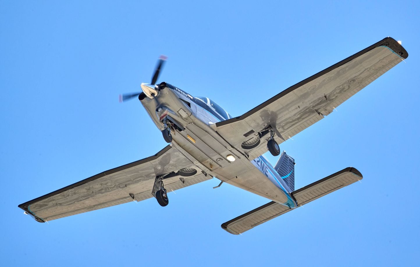 Etats-Unis : Un avion de tourisme s’écrase sur une villa à l’atterrissage