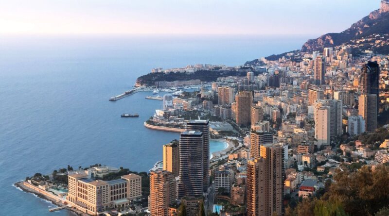 Explosion à Monaco : Le Rocher, refuge d'oligarques, accueille Russes et Ukrainiens loin de la guerre