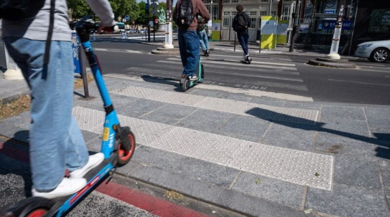 Explosion des traumatismes crâniens graves chez les enfants en trottinette électrique