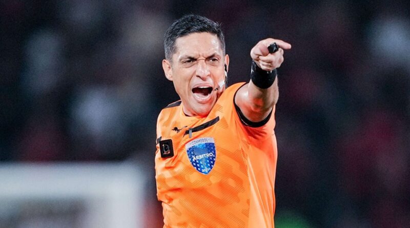 France - Angleterre : Jesus Valenzuela, arbitre vénézuélien de la petite finale.
