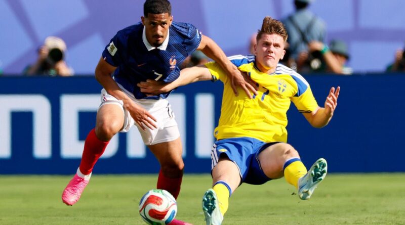 France - Suède : Les Suédois ne peuvent pas stopper l'offensive tricolore