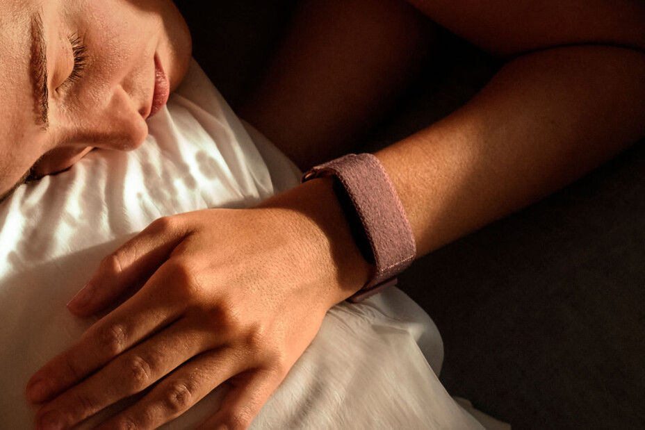 Garmin lance le Cirqa, bracelet connecté sans écran face à Whoop