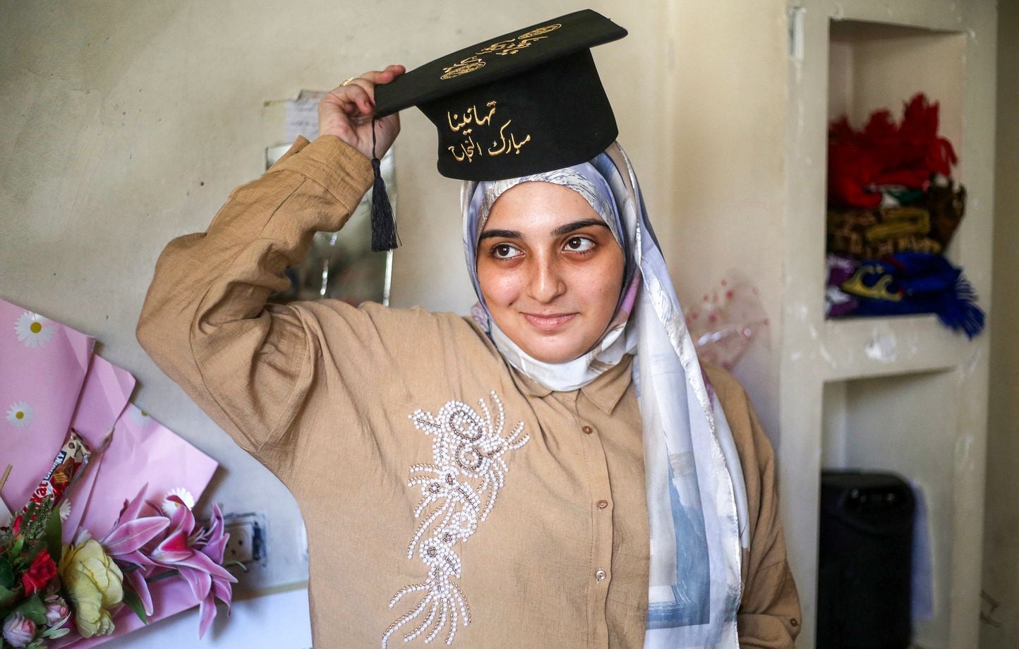 Gaza : Une jeune femme se distingue aux épreuves du bac 2023