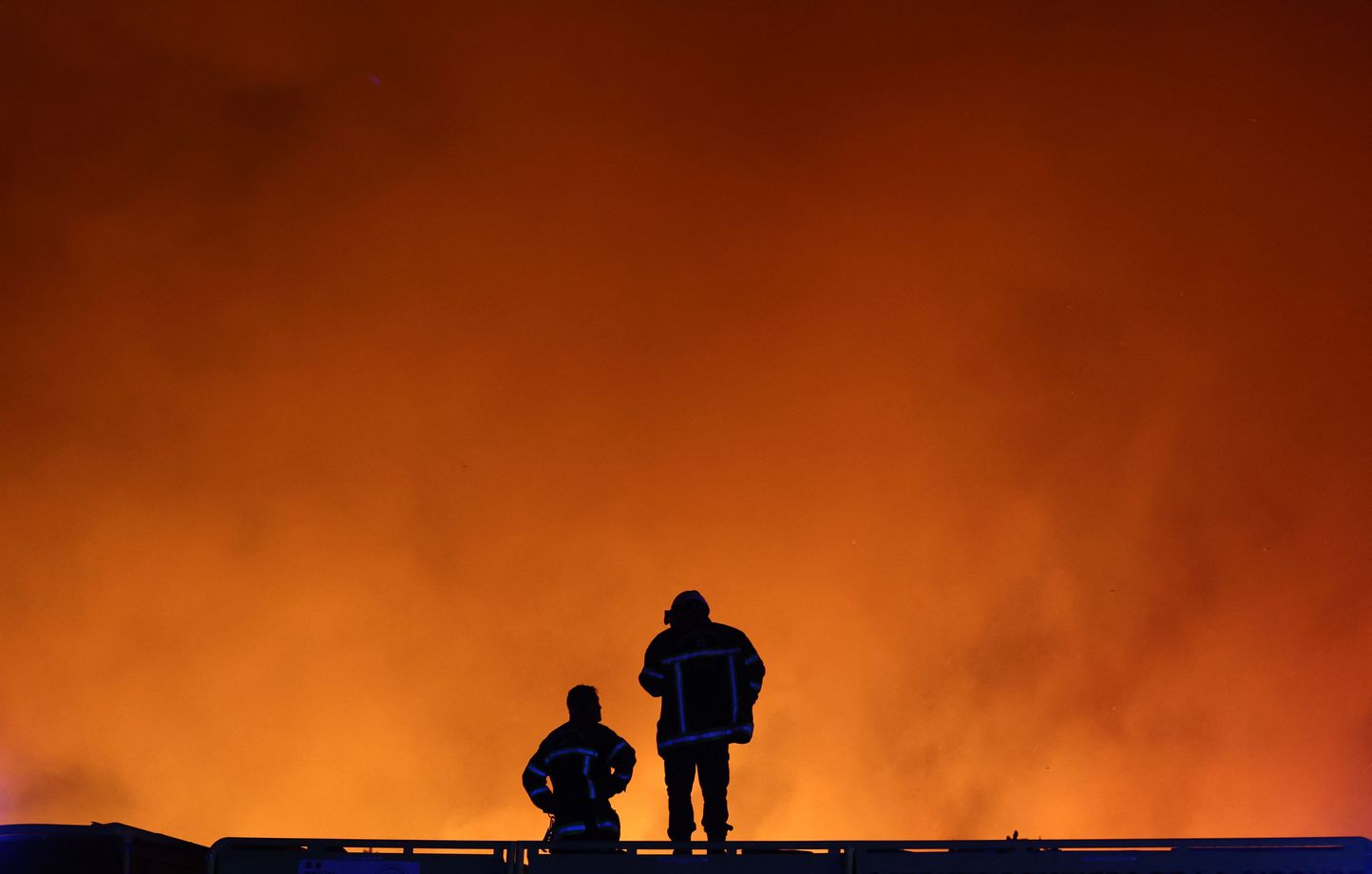 Gironde : 2.000 hectares brûlés, au moins 12.000 évacués