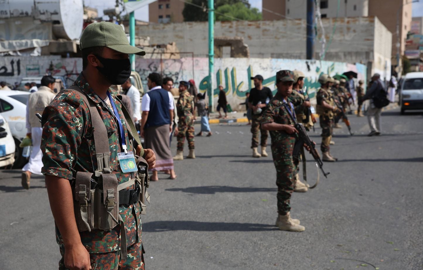 Guerre au Moyen-Orient : Les Houthis étendent le conflit à la mer Rouge
