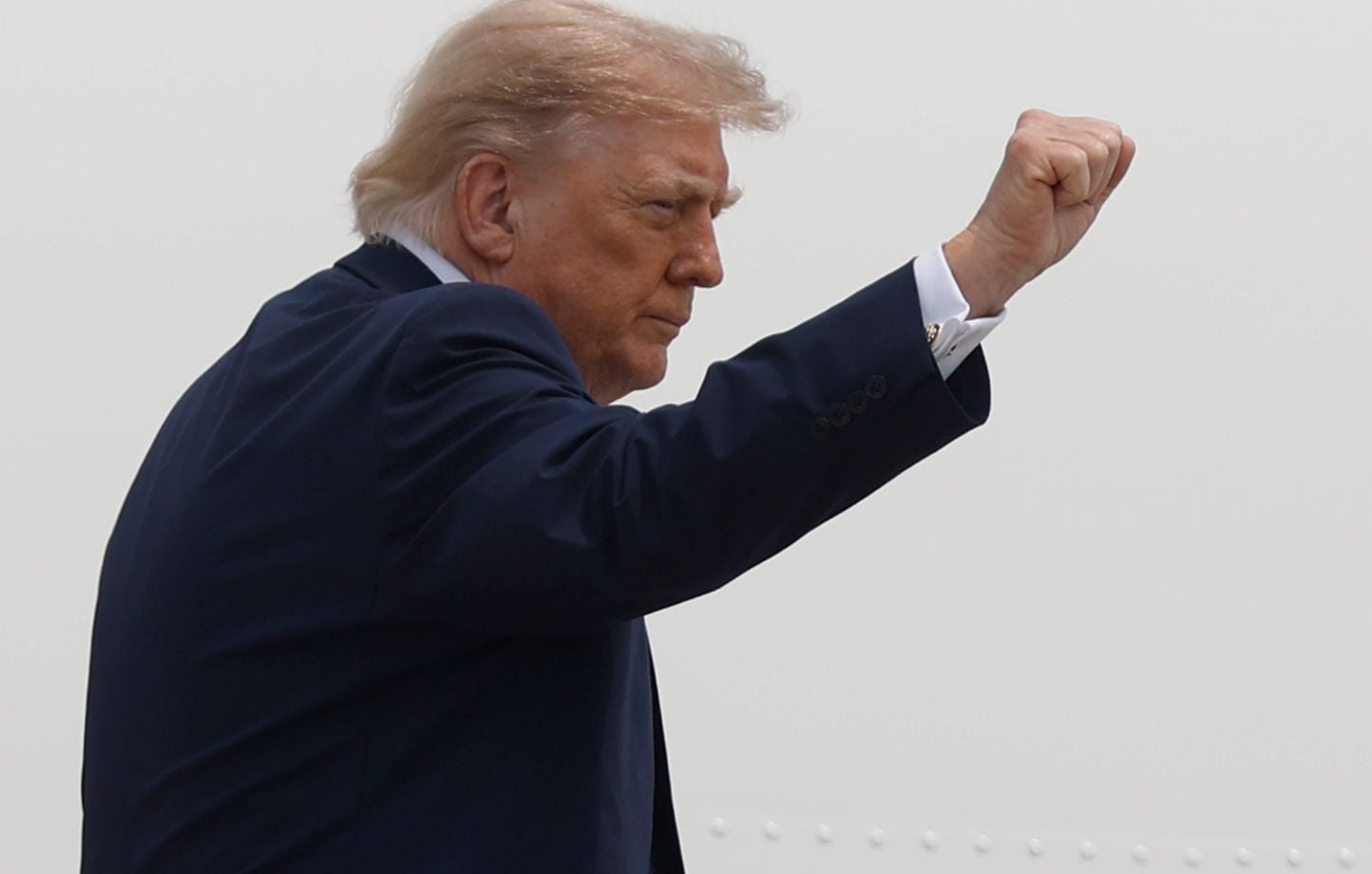 Guerre au Moyen-Orient : Trump menace d'une offensive « massive » contre l'Iran.