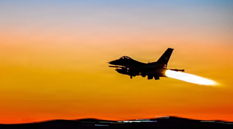 Guerre au Moyen-Orient : Un missile frappe un navire près d’Oman.