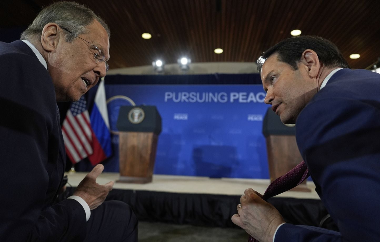 Guerre en Ukraine : Lavrov et Rubio se rencontrent, Zelensky avec les Etats-Unis.
