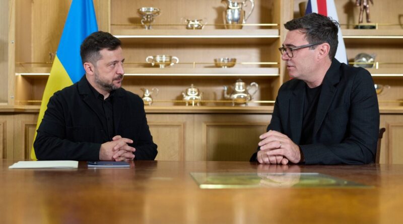 Guerre en Ukraine : Zelensky et Burnham se rencontrent, Poutine renforce son armée