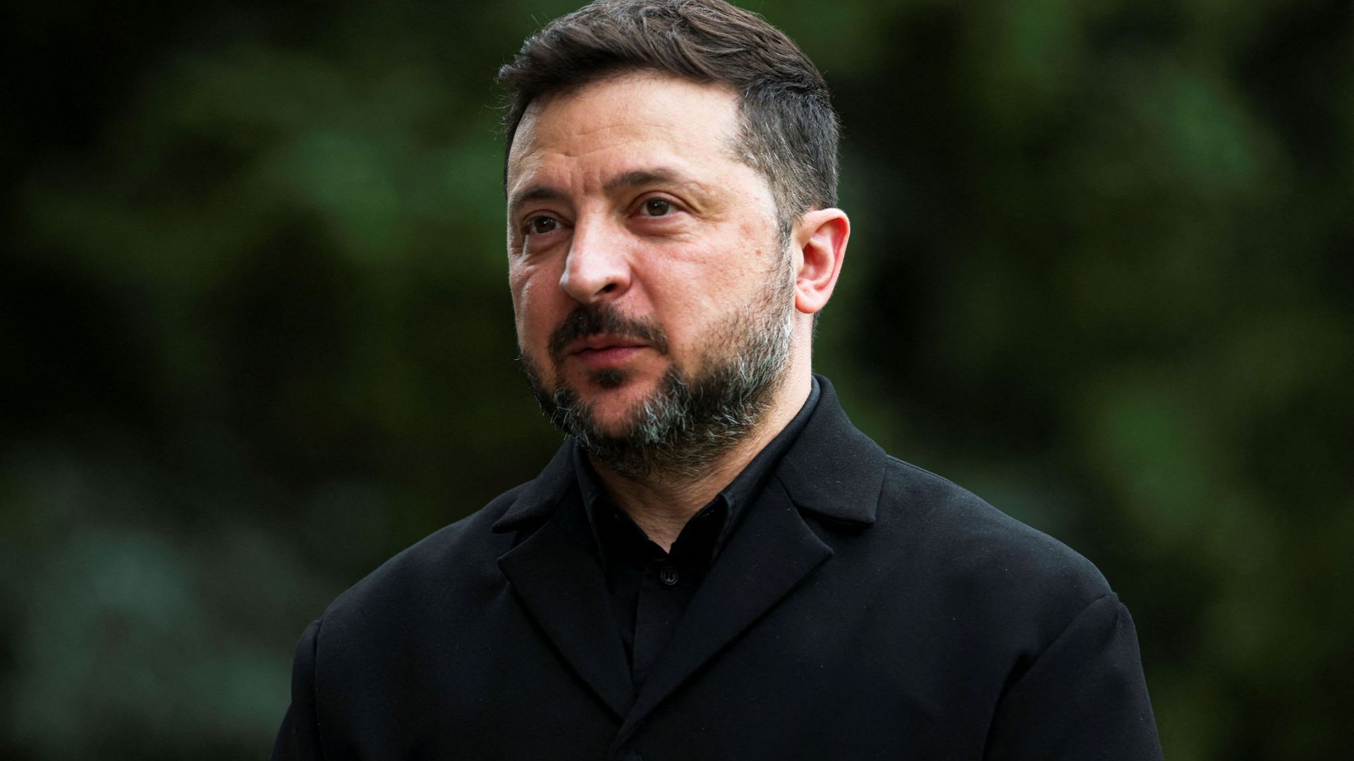 Guerre en Ukraine : Zelensky évoque une "forte probabilité" de frappe russe "massive" cette nuit