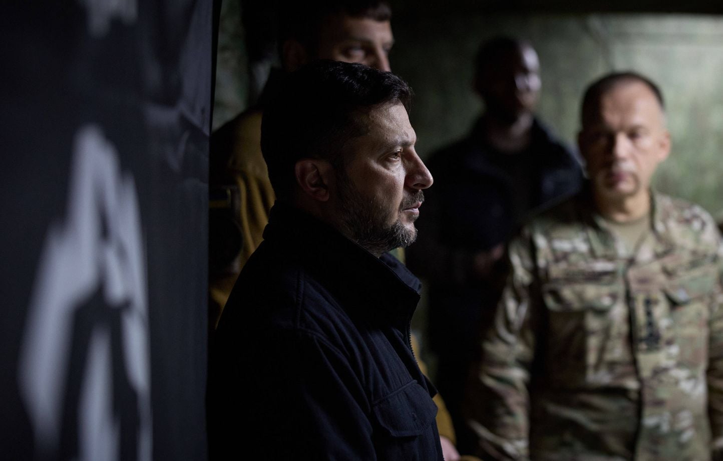 Guerre en Ukraine : Zelensky remplace le commandant en chef, huit blessés en Russie.