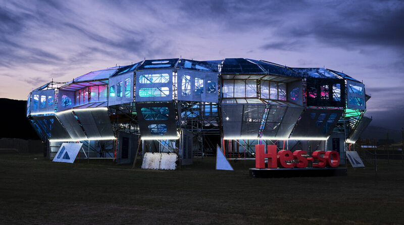 HES-SO fête 20 ans d'innovation à Paléo dans un vaisseau spatial mystérieux