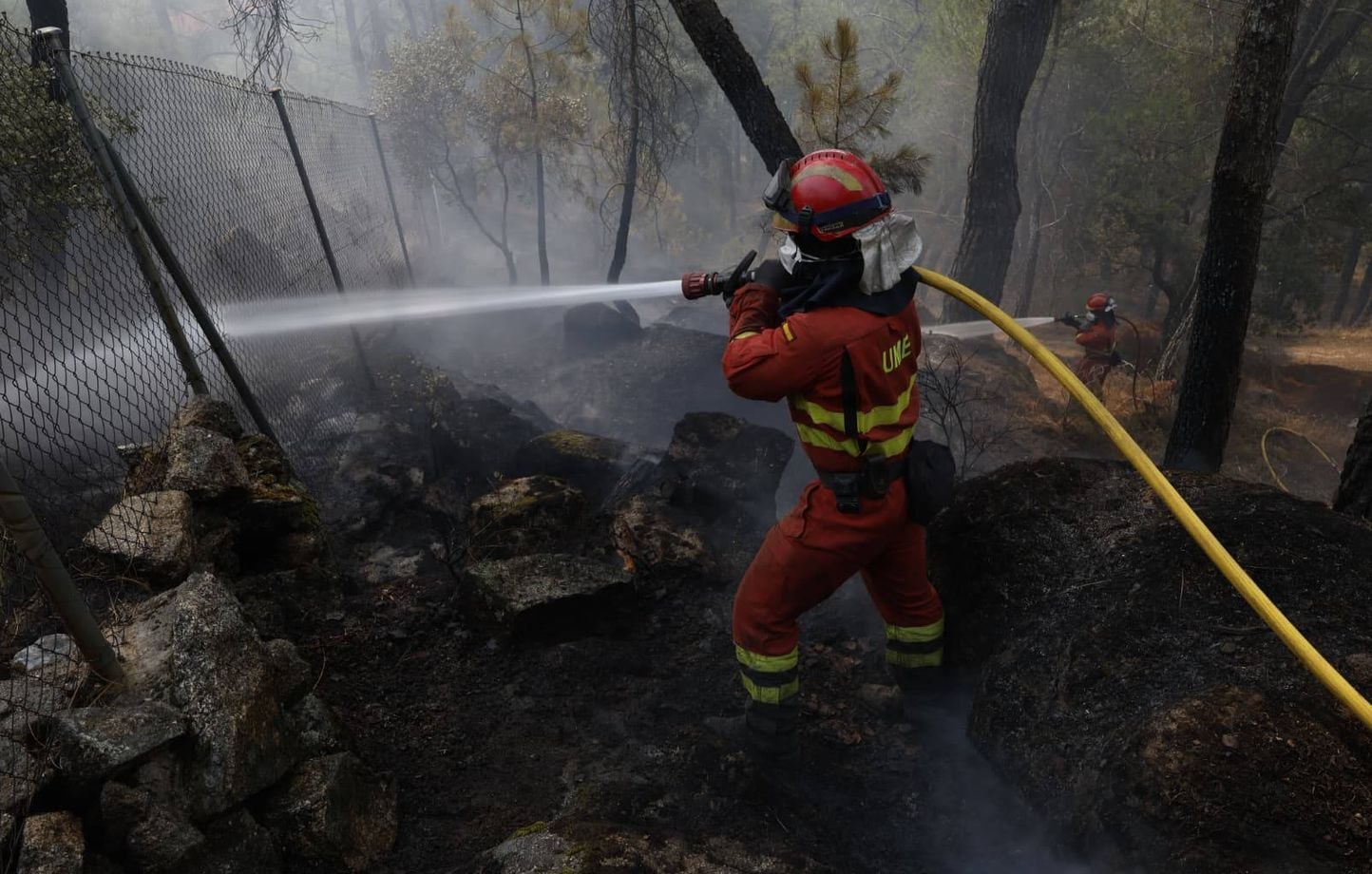 Incendie en Espagne : Les pompiers progressent, le Premier ministre reste optimiste