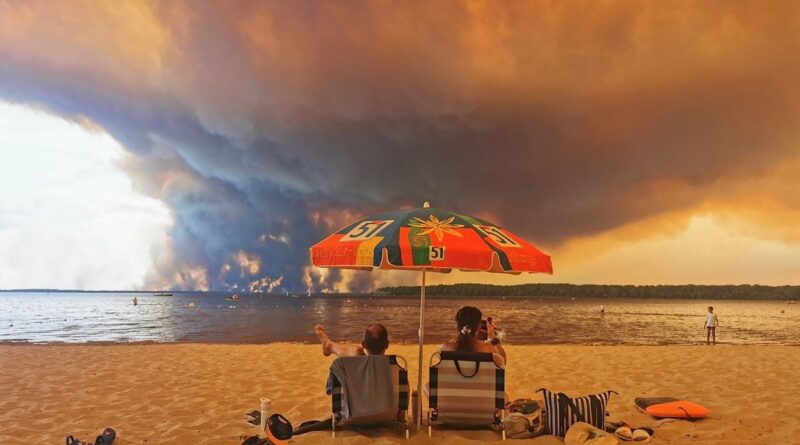 Incendies dans le Sud-Ouest : « Aurait-on agi autrement ? » et la photo controversée des vacanciers