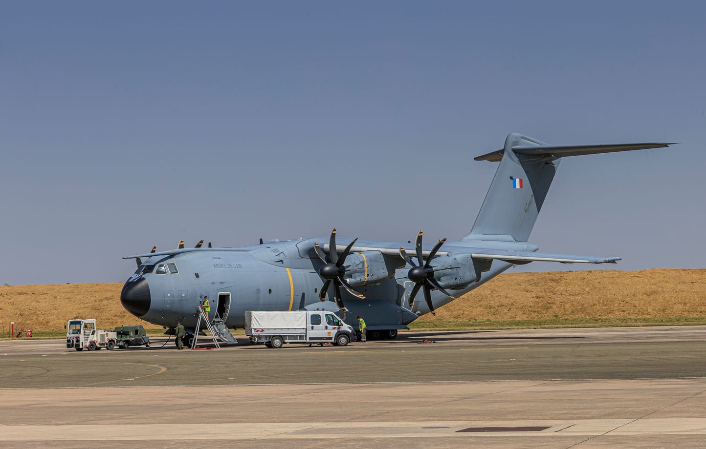 Incendies en Gironde : Sébastien Lecornu demande un A400M dès samedi