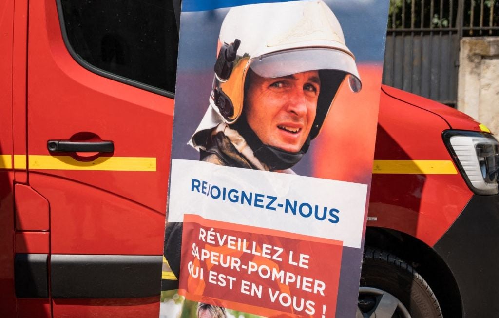Incendies : Le Syndicat des pompiers volontaires reçoit plus de 7.000 candidatures en 24 heures.