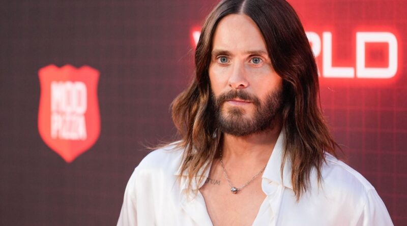 Jared Leto dément les accusations de dix femmes : « Je n’ai jamais agressé sexuellement qui que ce soit »