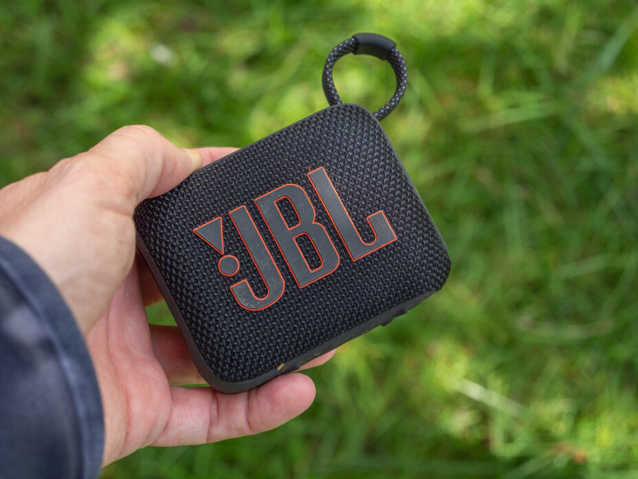 La JBL, enceinte Bluetooth idéale pour l'été, à 40 € en promo.