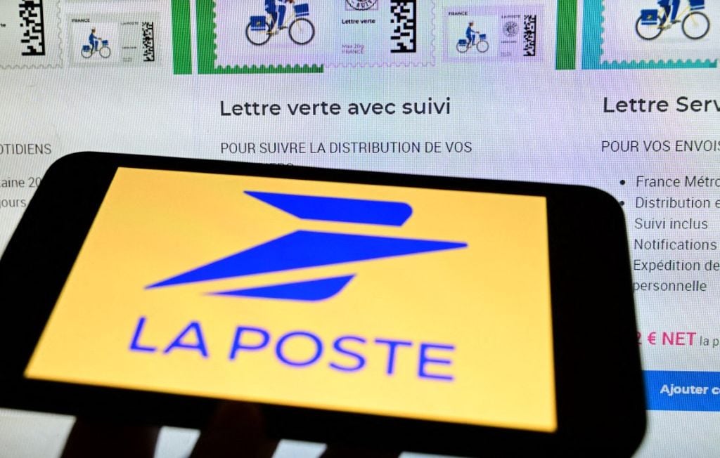 La Poste annonce une hausse de 6,73 % des timbres et colis début 2027.