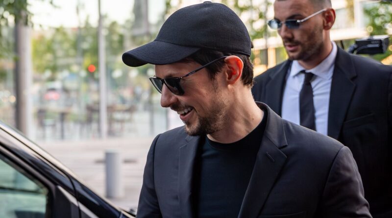 La Russie émet un avis de recherche international contre le patron de Telegram en France.