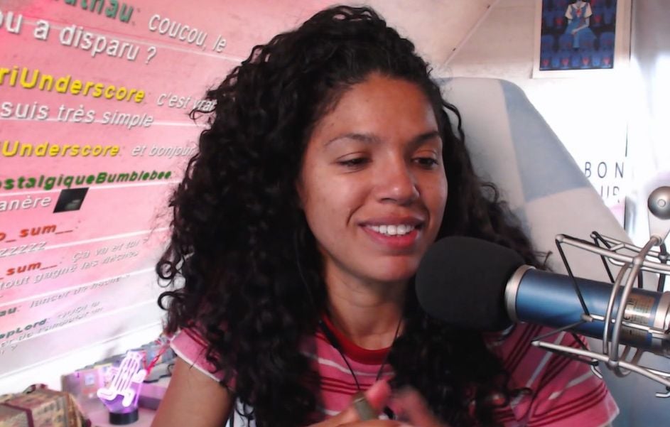 « La streameuse Mamapaprika témoigne : "On me traitait de singe" »
