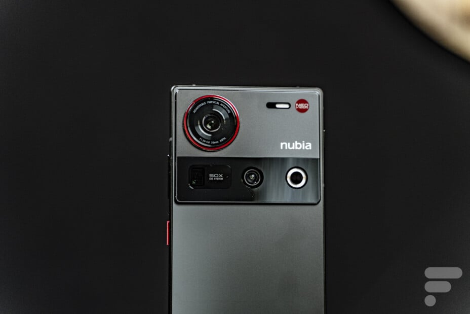 L’ANFR retire le Nubia Z70 Ultra du marché français pour DAS trop élevé.