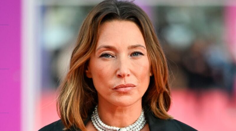 Laura Smet adresse « courage, force, prière » aux pompiers du Cap Ferret en flammes