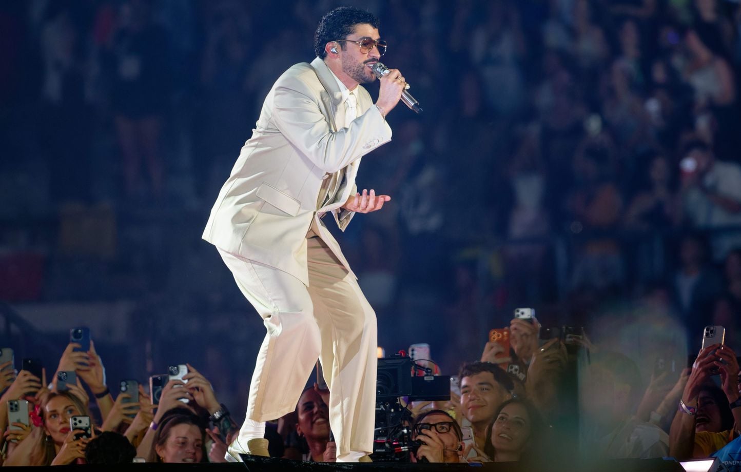 Le concert de Bad Bunny à Milan annulé à cause d'une tempête de grêle.