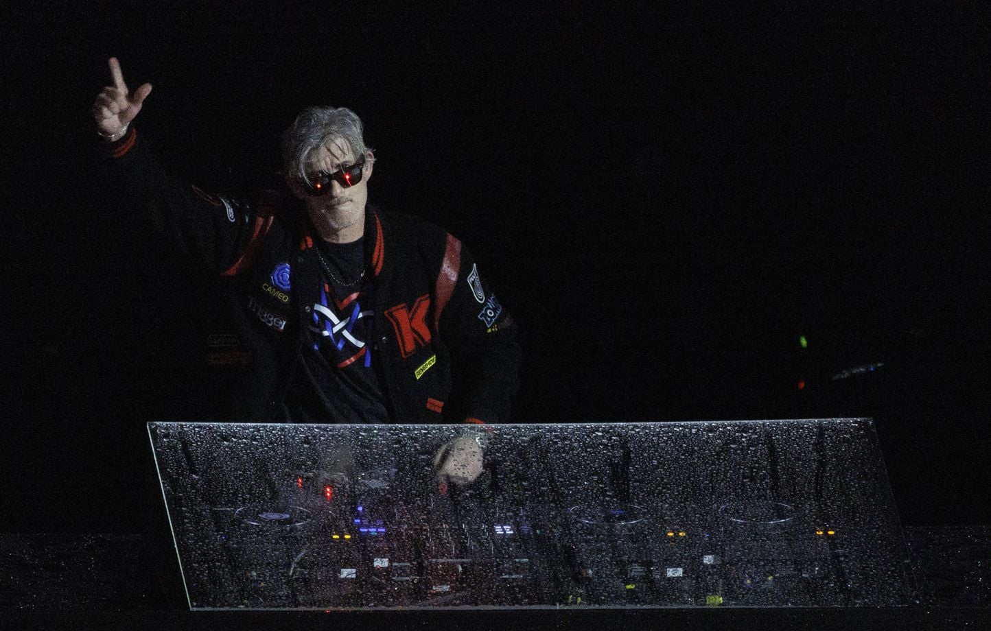 Le DJ français Kavinsky, connu pour « Nightcall », retrouvé mort à Paris.