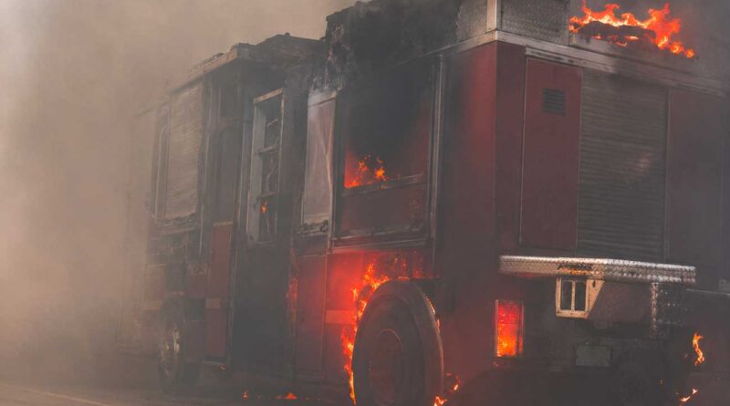 Le Kef : un camion de la Protection civile détruit par l'incendie de Nebeur