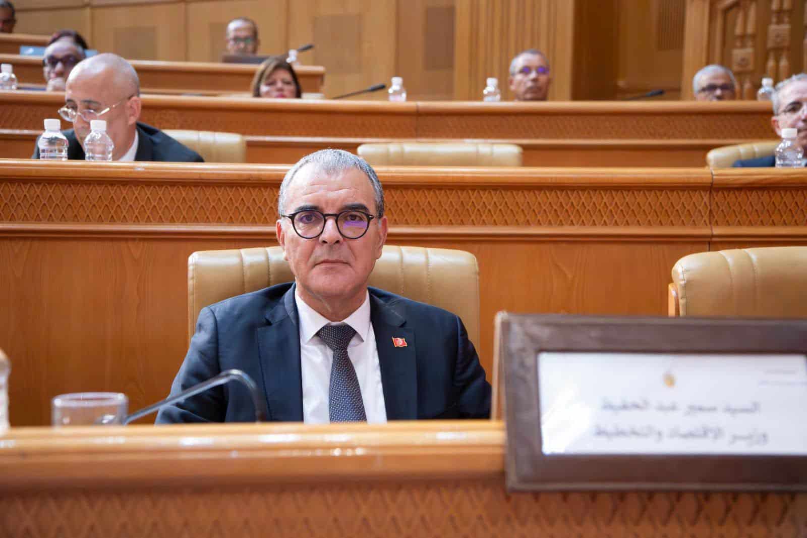 Le ministre de l'Économie exige des résultats concrets pour le Plan 2026-2030.