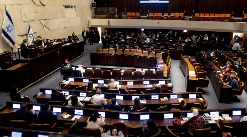Le Parlement israélien adopte une loi sur l'étude de la Torah.