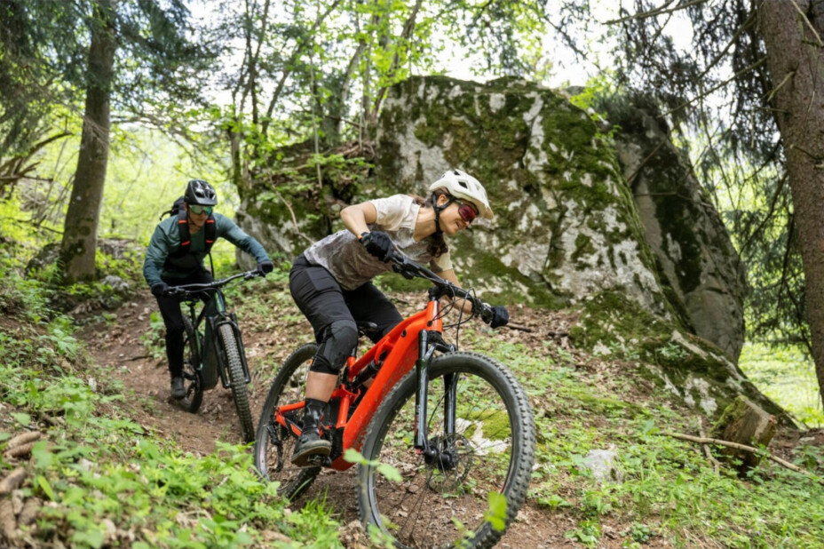 Le premier VTT électrique tout-suspendu de Decathlon perd 1000 €.