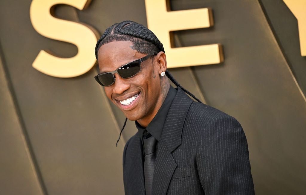 L’équipage d’un yacht porte plainte contre Travis Scott.