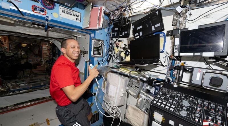 Les astronautes de l’ISS n’ont probablement pas une bonne connexion Internet.