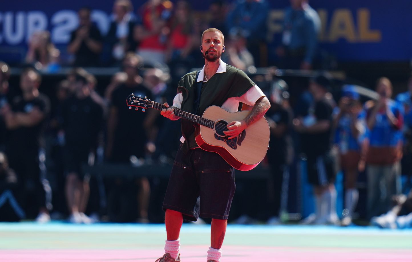 Les baskets de Justin Bieber lors de la finale de la Coupe du monde aux enchères.
