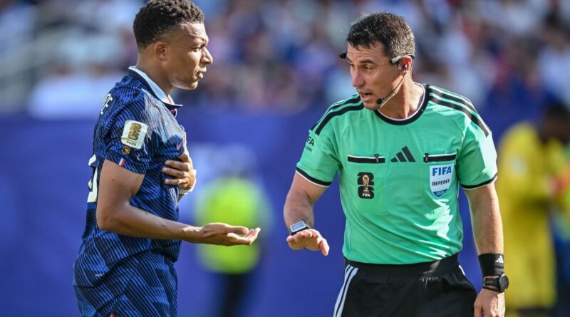 Les décisions arbitrales controversées de la Coupe du monde 2026 en images
