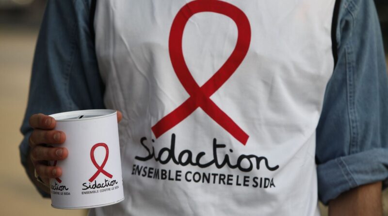 Les ONG françaises s’enfoncent dans la crise à cause des coupes budgétaires.