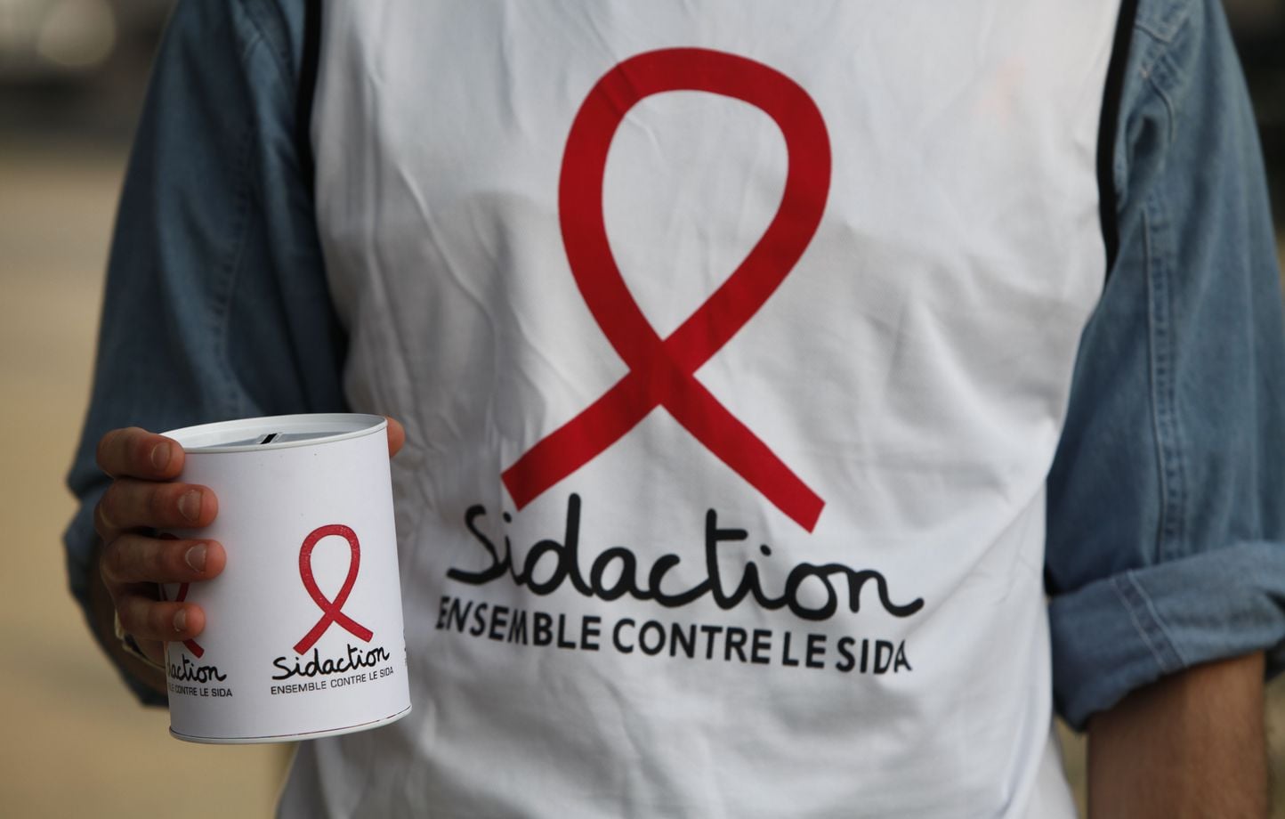 Les ONG françaises s’enfoncent dans la crise à cause des coupes budgétaires.