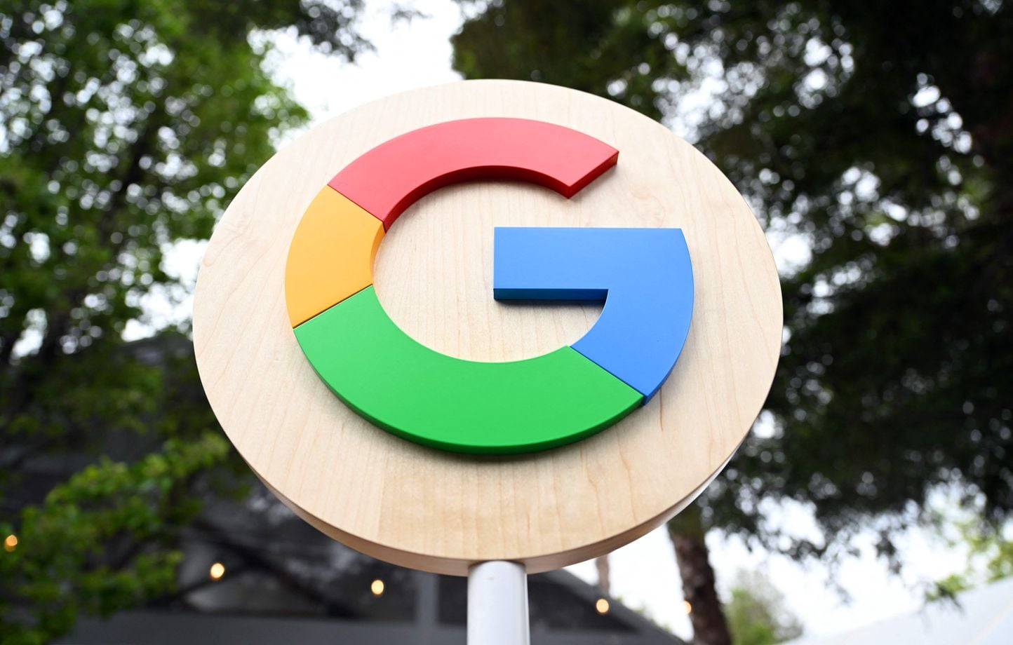 L'Union Européenne sollicite Google pour partager ses données de recherche et ouvrir Android aux IA rivales.