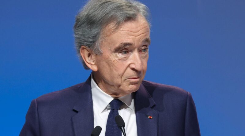 LVMH : Bernard Arnault dément toute « fissure » familiale, « Apparemment on ne discute pas »